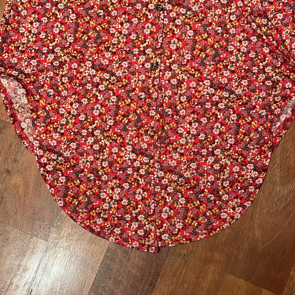 Like new Chris & Carol floral tie front top - Picture 8 of 13